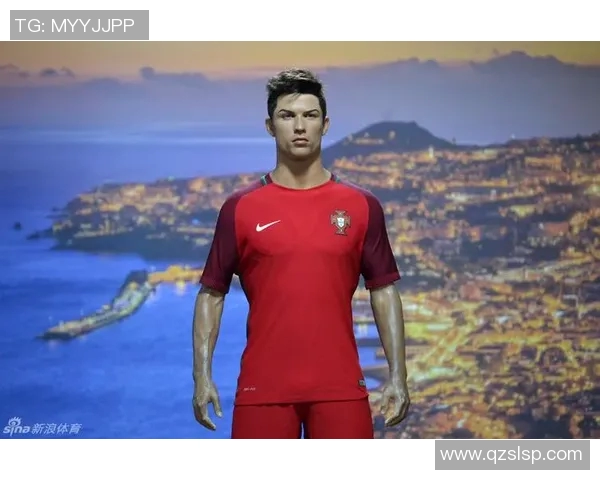 C罗足球明星蜡像揭幕见证传奇球员的辉煌瞬间与不朽魅力