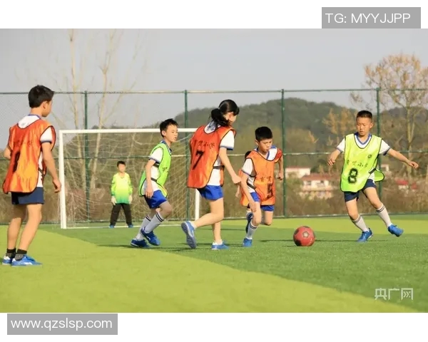 丁俊倾情推荐足球明星盘点引领潮流的绿茵场传奇人物