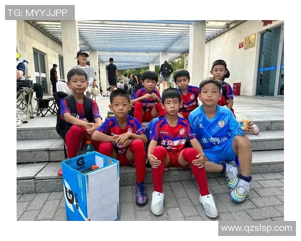 万亚马足球明星的辉煌历程与对足球的热爱之旅