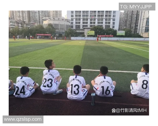 三穗足球明星的崛起与梦想追逐：从小镇到绿茵场的奋斗故事