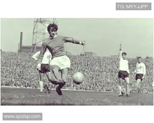 三十号足球明星的辉煌历程与传奇瞬间揭秘