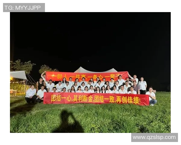 上海排球队团结协作展现实力大满贯点评团队精神与默契配合