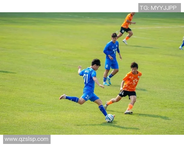 足球明星与球迷亲密互动的精彩瞬间与感人故事分享